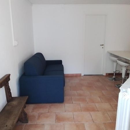 Holiday Apartaments デセンツァーノ・デル・ガルダ エクステリア 写真